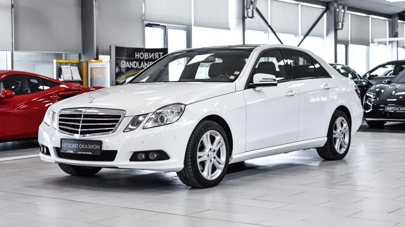 Mercedes-Benz E 220 CDI BlueEFFICIENCY Image 4